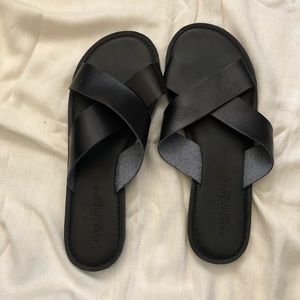 American eagle slip on sandals